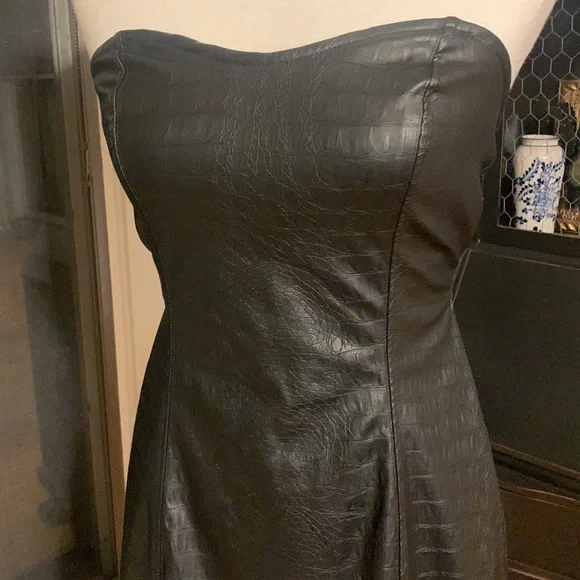 Free People Strapless Vegan Crocodile Mini Dress NWOT never worn Size s - Picture 4 of 8